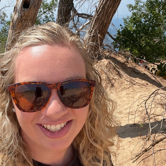 Meet your Posher, Mackenzie - Picture 1 of 1